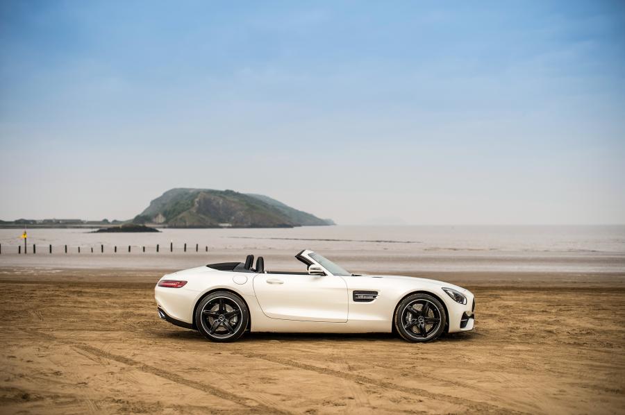  Mercedes-AMG GT Roadster 2017 года  (UK) (фото 24 из 40)